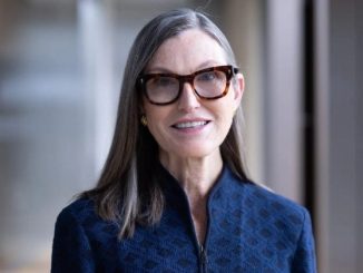 Cathie Wood sells over 38K Palantir shares before earnings
